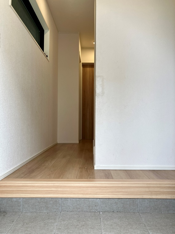 岸町戸建のロビー