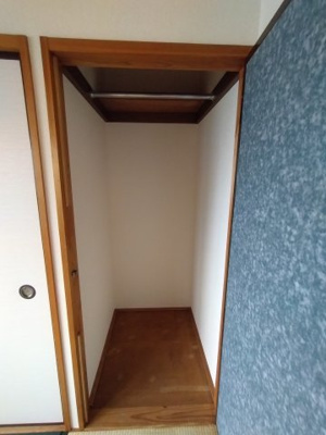 【設備】 | 小菅コーポ | 階段下に洗濯機+洗濯物干し設置可