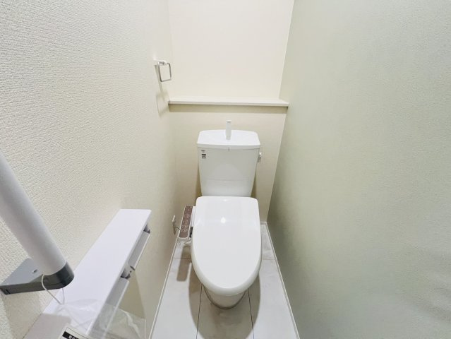 碧南市日進町二丁目11番地『仲介手数料無料』新築戸建てのトイレ