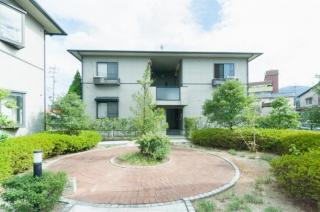福岡市城南区樋井川６丁目のアパートのロビー