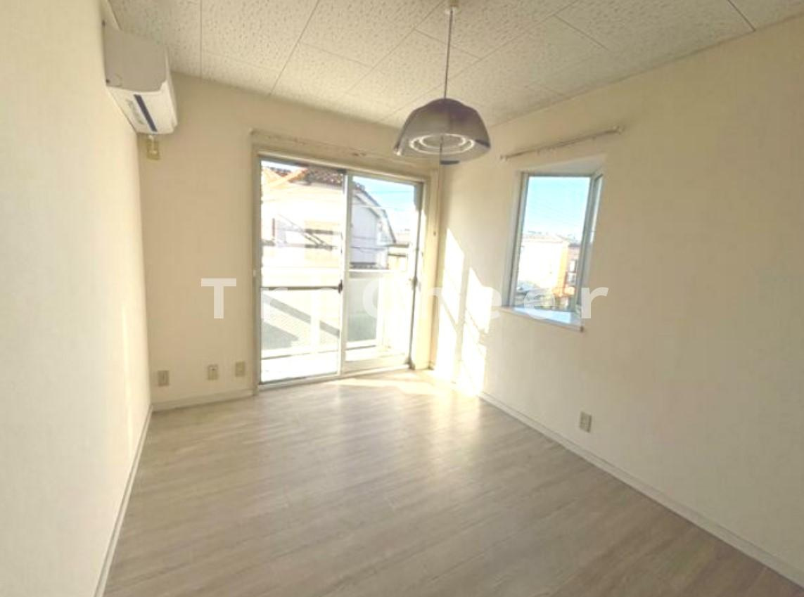 ワイズコーポ常盤台の居間・リビング