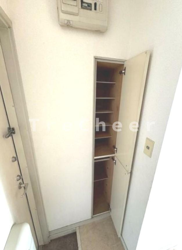 ワイズコーポ常盤台の玄関