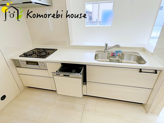 【大宮　East Terrace】さいたま市見沼区大谷　新築一戸建て　ブルーミングガーデン　02のキッチン|キッチンです