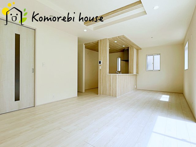 【大宮　East Terrace】さいたま市見沼区大谷　新築一戸建て　ブルーミングガーデン　02の居間・リビング|おしゃれな居間です