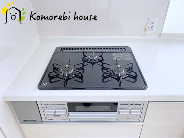 【大宮　East Terrace】さいたま市見沼区大谷　新築一戸建て　ブルーミングガーデン　02のキッチン|キッチンでお料理をお楽しみください