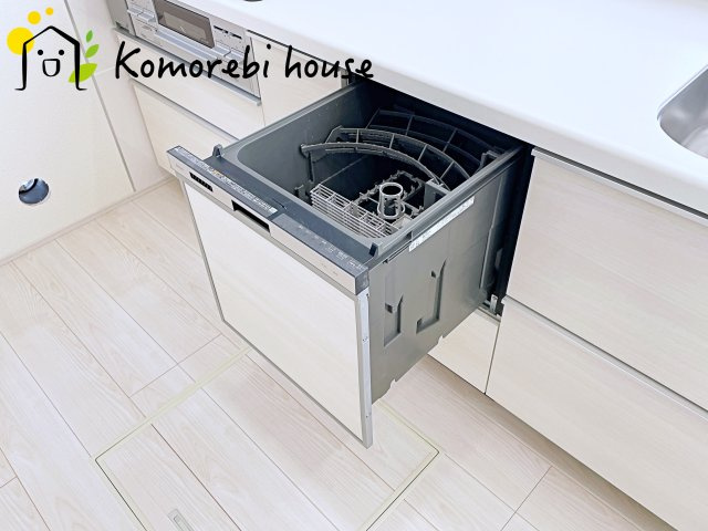 【大宮　East Terrace】さいたま市見沼区大谷　新築一戸建て　ブルーミングガーデン　02のキッチン|キッチンでお料理をお楽しみください