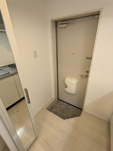 サダルスウドの玄関