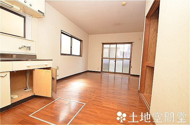 猪熊２丁目テラスハウスの居間・リビング