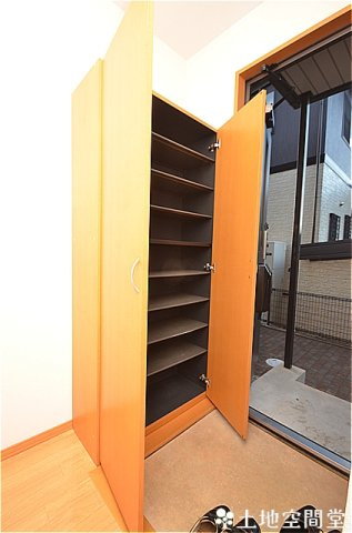 アスティオス洞南A棟の玄関