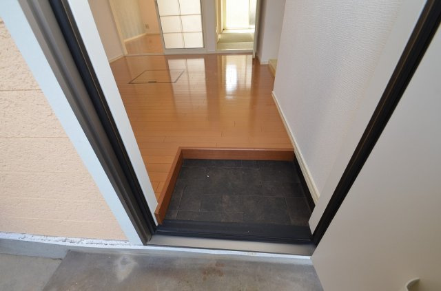 ハイツベルヴューの玄関