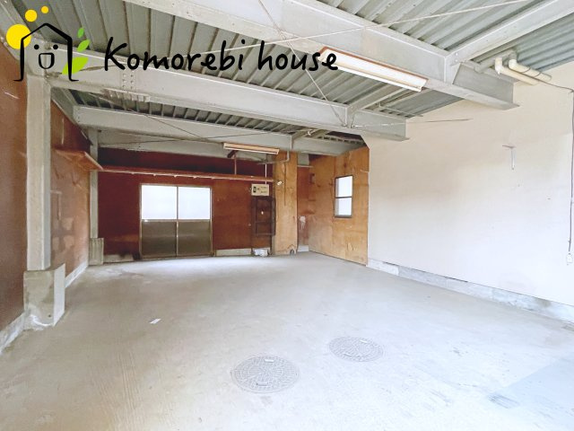 見沼区大和田町　中古一戸建ての駐車場|ガレージです