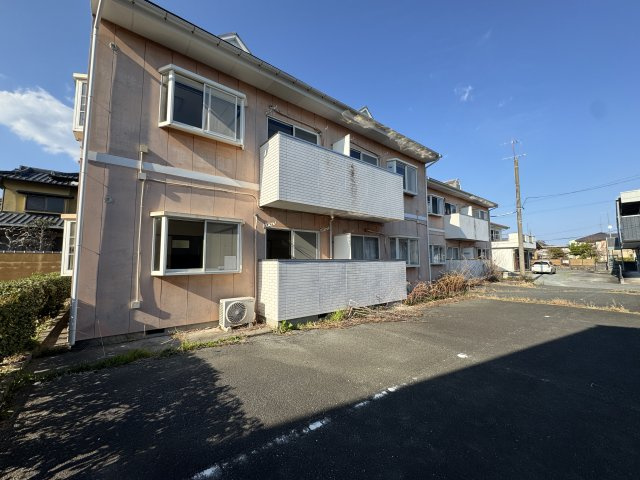 想定年間賃料411.6万　想定利回り26.55％　木造の外観