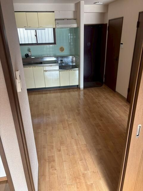 ドミール板橋本町の玄関