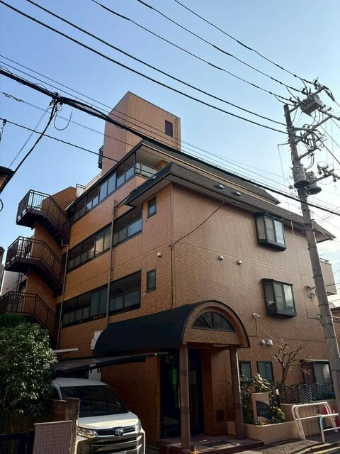 ドミール板橋本町の外観