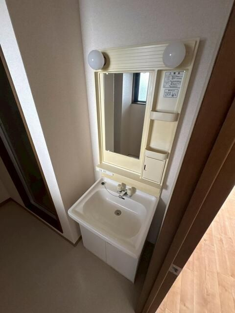 ドミール板橋本町の洗面所