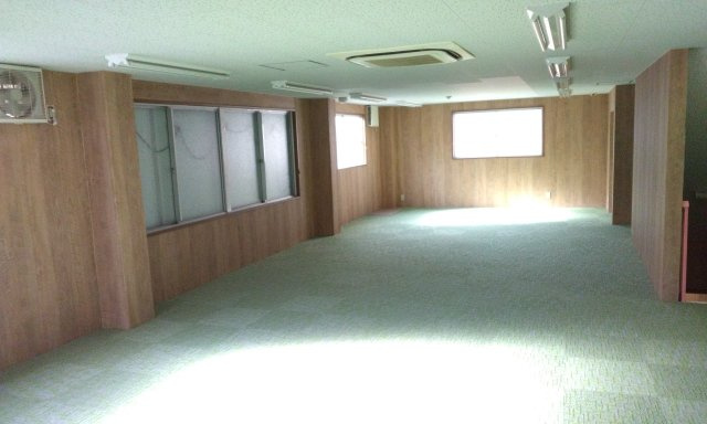 大阪市西成区岸里2丁目売住宅付事務所7480万円の内装