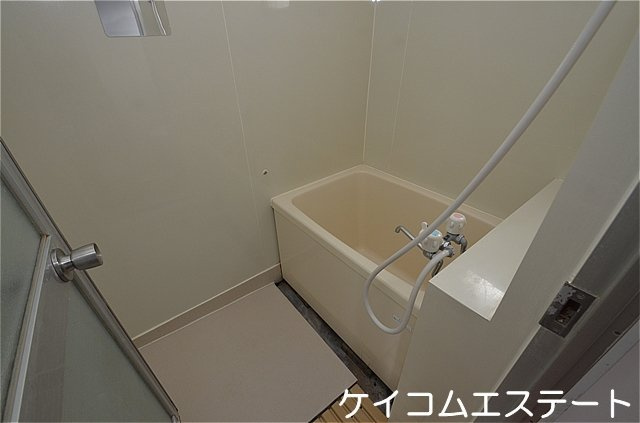 ヴィラナリー中間Ⅱ　２号棟の浴室