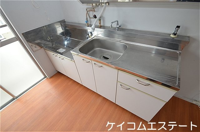 ヴィラナリー中間Ⅱ　２号棟のキッチン