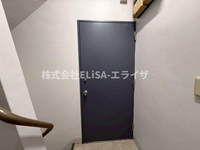 新宿Ｑビル　3Fの玄関