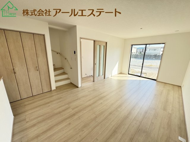 加古川市加古川町大野　　JR「日岡駅」徒歩10分の居間・リビング