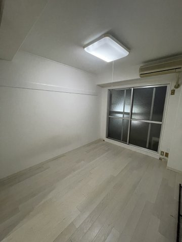 シャルマン湊川の寝室