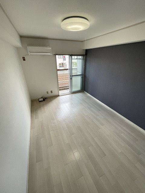 シャンブルド甲東園の居間・リビング