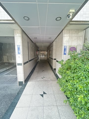 ディナスティ神戸元町通のエントランス