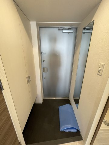 スワンズシティ神戸湊川Ⅱの玄関