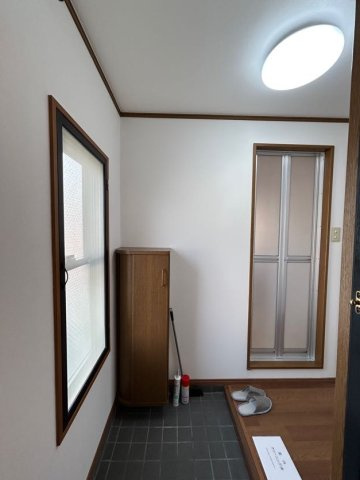 白川マンションの玄関