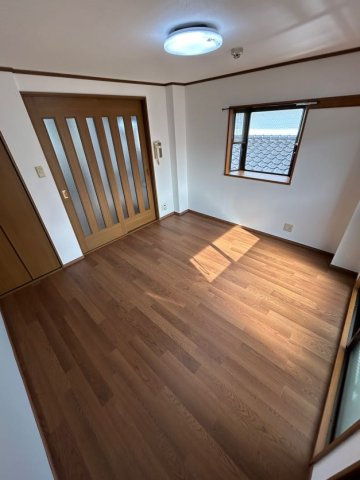 白川マンションの寝室