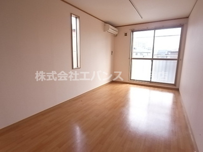 【居間・リビング】 | グレイス浜野 | 使いやすい居間です