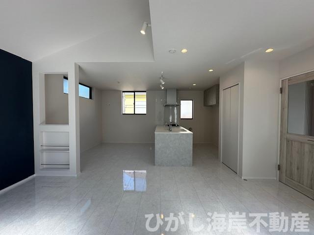 茅ヶ崎市東海岸南3丁目　新築戸建　全3棟のダイニング|20.1帖　床暖房付LDK