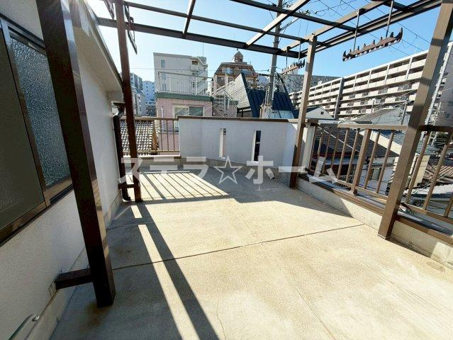 東三国2 中古戸建のバルコニー|バルコニーがあります