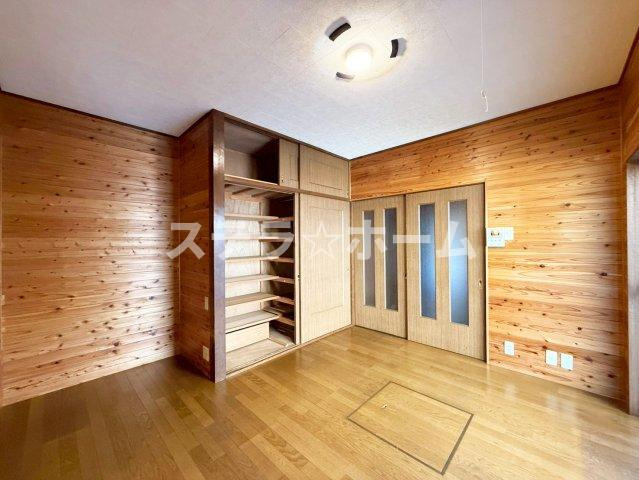 東三国2 中古戸建の洋室|ゆったりした洋室です