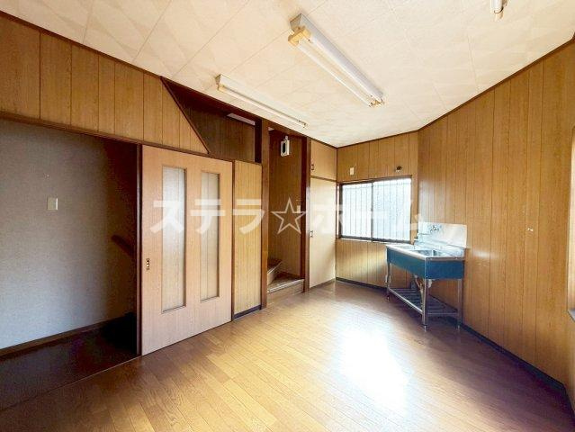 東三国2 中古戸建の洋室|コンパクトで使いやすい洋室です