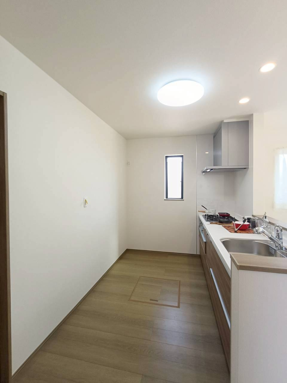 八潮市　南川崎　新築戸建　全1棟のキッチン|お手入れのしやすいシステムキッチンです