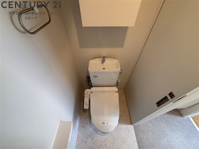 シンプルで使いやすいトイレです♪