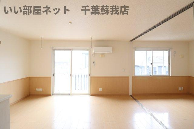 グランメールⅡの居間・リビング|ゆったり過ごせる居間です