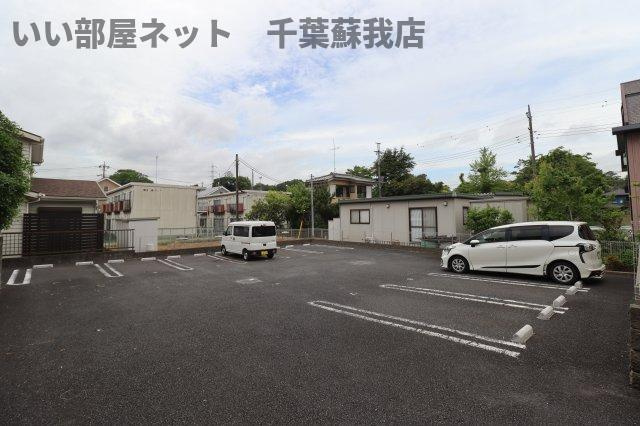 グランメールⅡの駐車場|駐車場があるので、車を買う予定の方も安心です