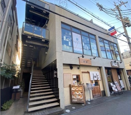 芥川町１丁目店舗