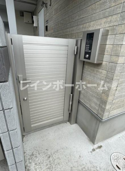MELDIA竹ノ塚Ⅲのエントランス