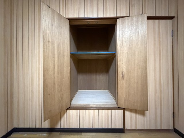 半田市亀崎町5丁目の収納|2F：洋室6帖②