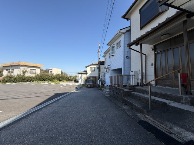 半田市亀崎町5丁目の前面道路含む現地写真