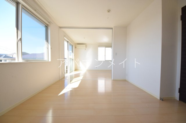 【寝室】 | メゾンファミリア | 寝室にぴったりのお部屋です