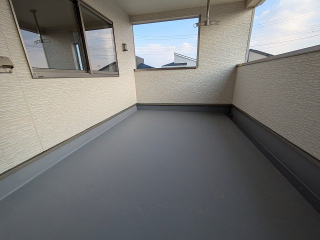 【バルコニー】 | 上古川第１１　２号棟 | 同仕様写真
インナーバルコニーは突然の雨や雪の日も安心