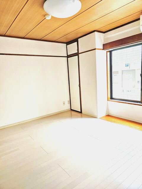 西八平沼ビルの居間・リビング