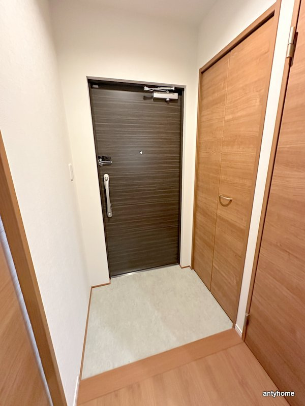 TRICERA Court　仲介手数料無料の玄関