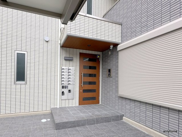 TRICERA Court　仲介手数料無料のエントランス