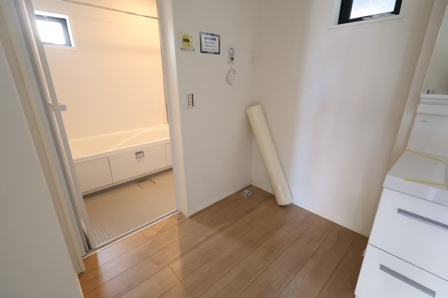 《仲介手数料無料》大宮区土手町１丁目273-5新築一戸建てケイアイグレイスのランドリースペース