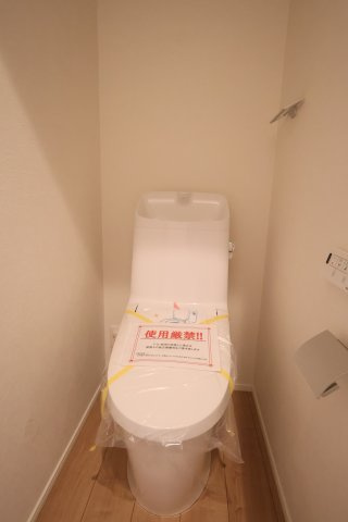 《仲介手数料無料》大宮区土手町１丁目273-5新築一戸建てケイアイグレイスのトイレ